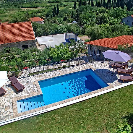 Villa Lucija Holiday home *