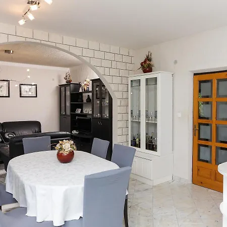 Villa Lucija 別荘 *